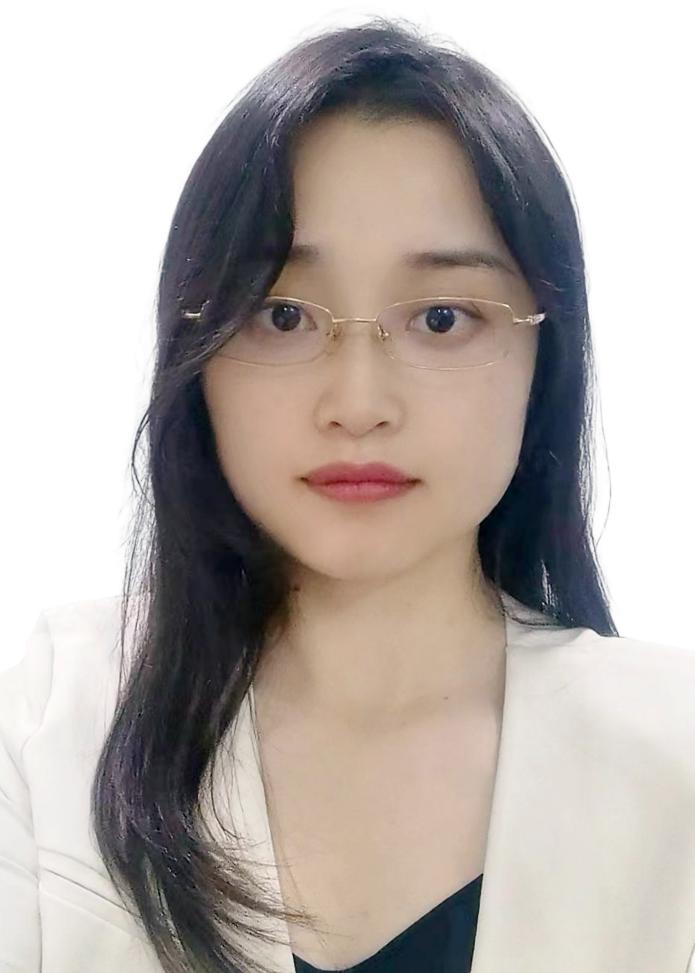 说明: 李佳文-证件照-教团队格-大